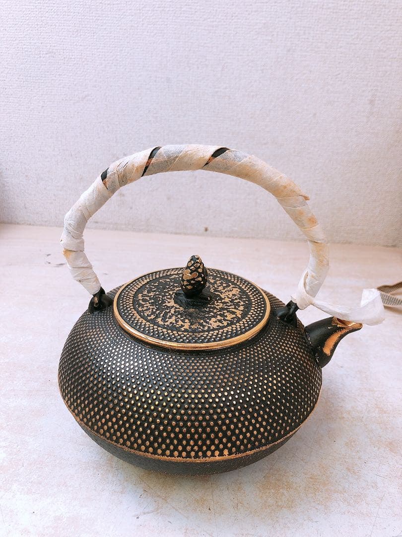 デ*ォ様 【レトロ】南部鉄器 美濃華林作 鉄瓶 純金着 日本茶用品 茶器 伝統工