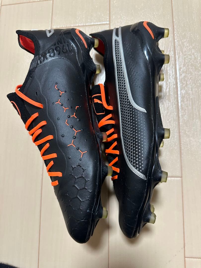 PUMA KING アルティメットFG/AG（ブラック/オレンジ）