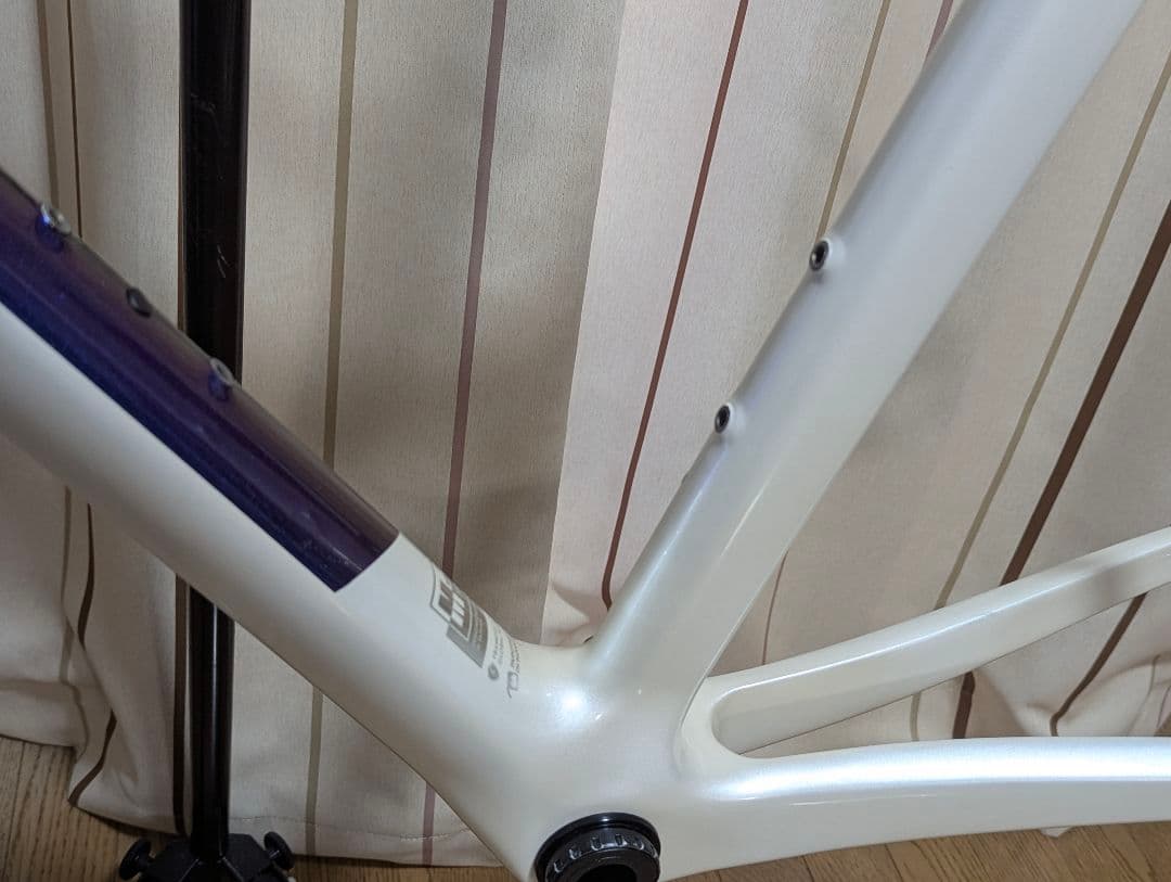 ELVES QUENDI フルカーボンフレーム サイズ48