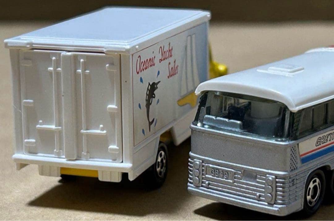 トミカ アメ車 バス トラック 2台セット
