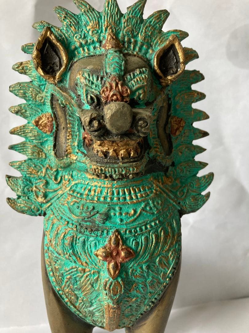 獅子，真鍮製，古美術品，重2100克。