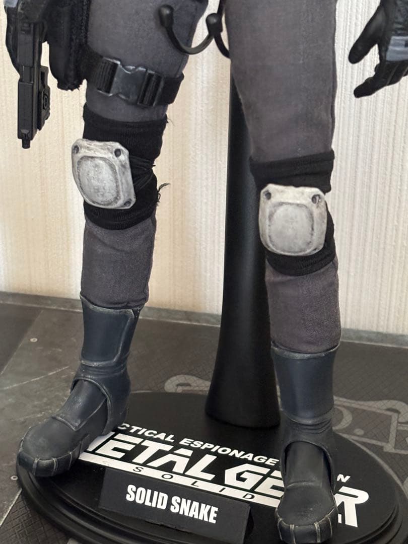 1/6 カスタム　メタルギアソリッド　ソリッドスネーク　MGS1 ホットトイズ