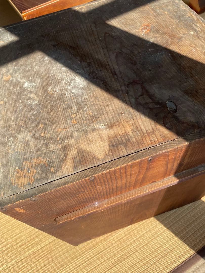 骨董品　希少　金箔装飾の黒漆塗り膳 収納箱付き　100年前