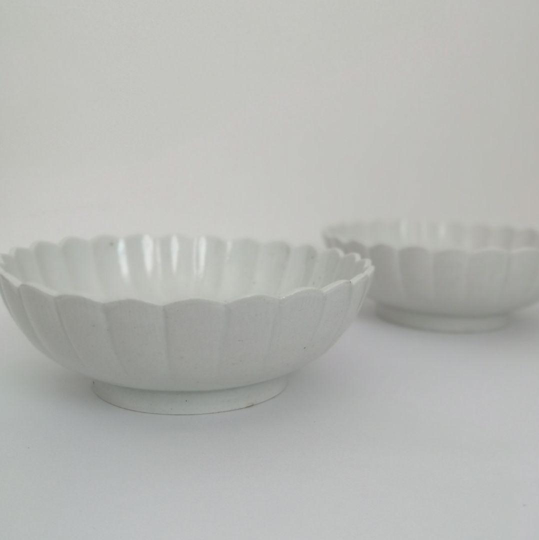 古伊万里　江戸中期　柿右衛門　白磁　菊花　なます皿　２客