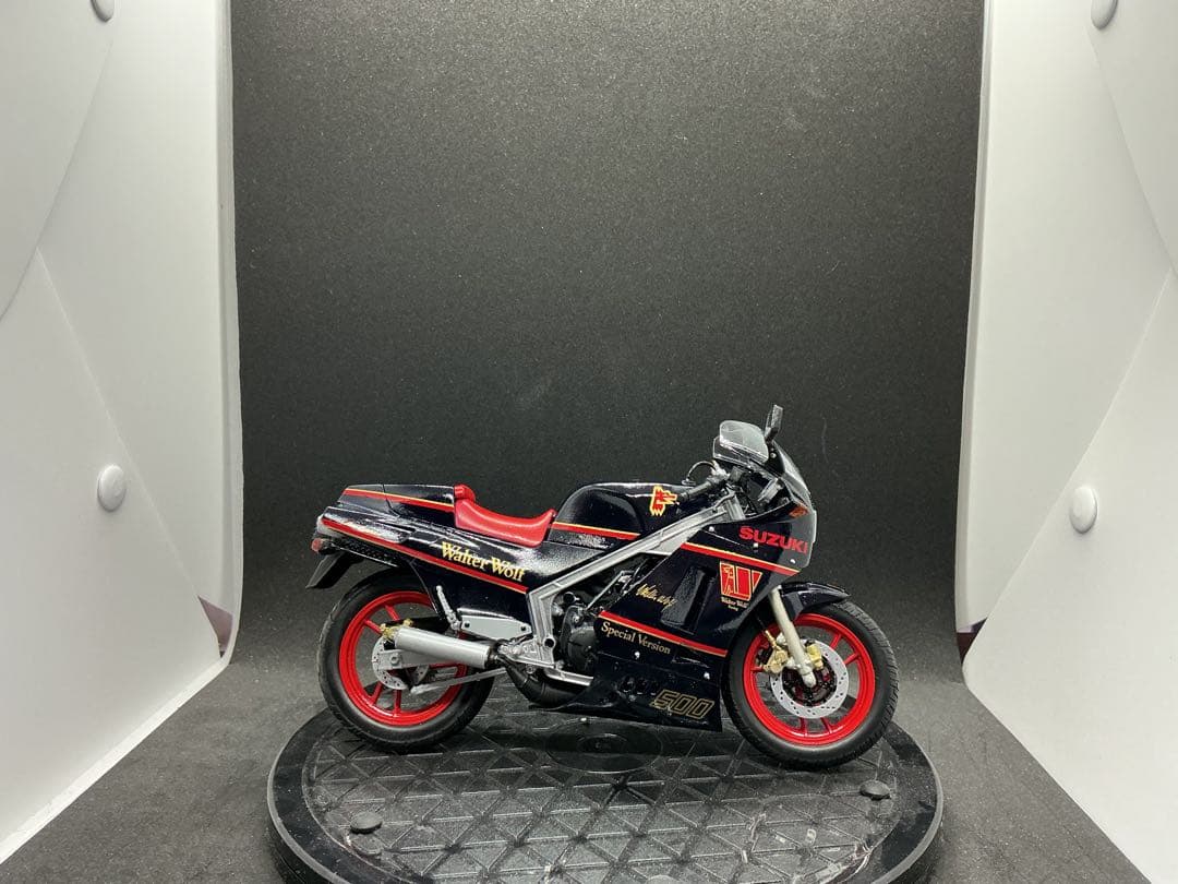 ま*い様 ① RG500ガンマウォルターウルフカラー　プラモデル完成品　1/12