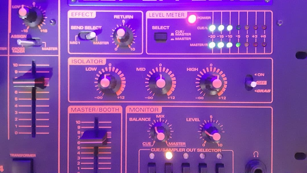 DJミキサーROLAND DJ-2000