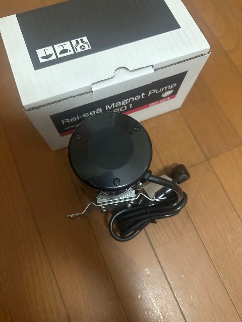 美品　レイシー マグネットポンプ RMD-201