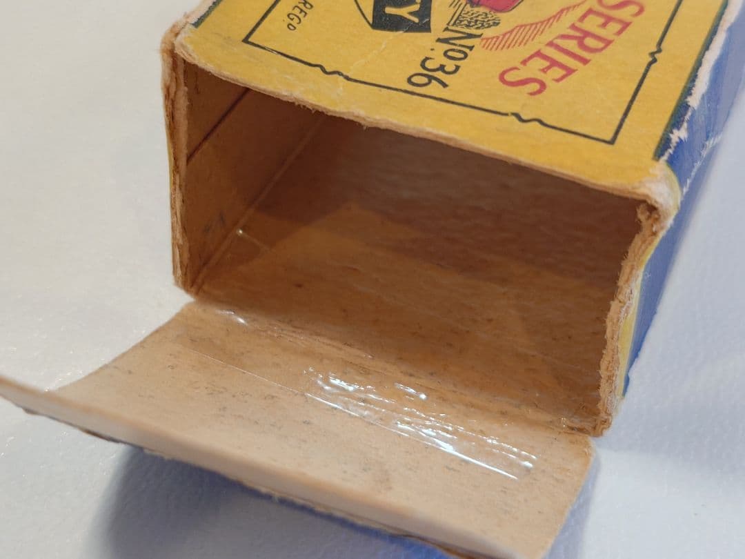 MATCHBOX No.36 AUSTIN A50 ※メタルホイル