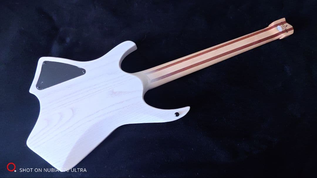 VIKSTROM GUITARS　7弦　ヘッドレス　美品
