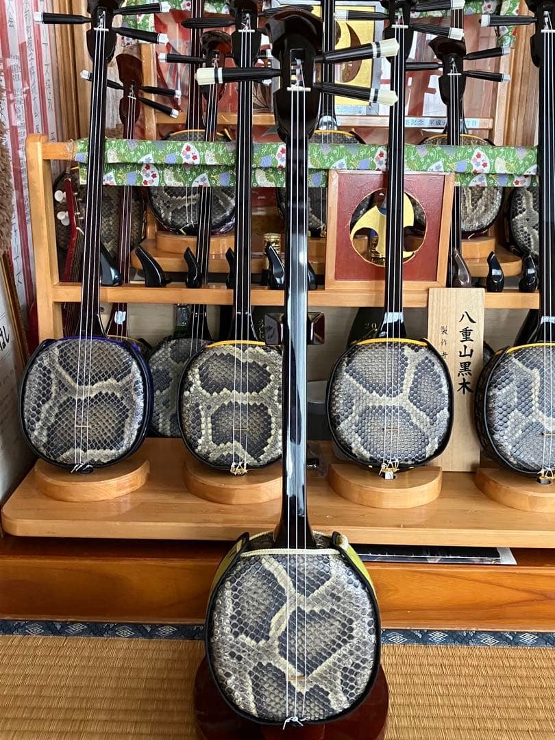 沖縄三線貴重本島産クルチ与那城型本皮一枚張りスンチ塗り期間限定出品