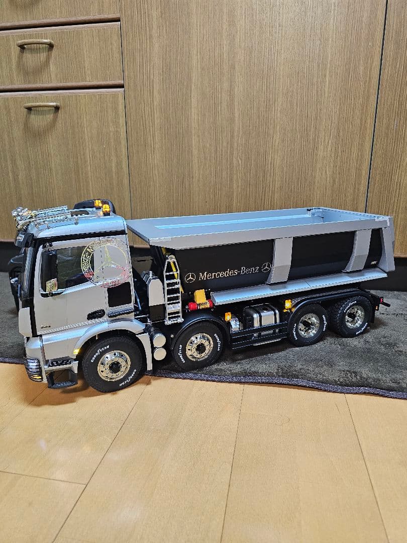 タミヤ　ベンツ AROCS　4151 8×4 フルオペレーション　セット