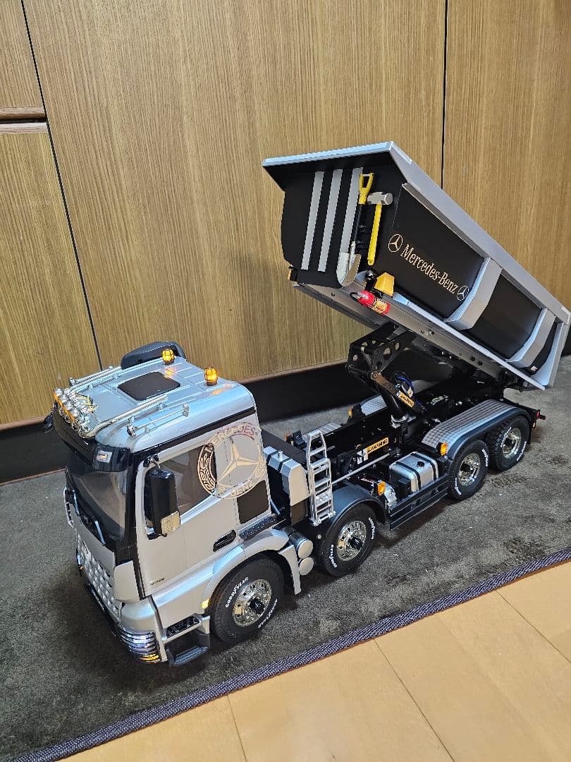 タミヤ　ベンツ AROCS　4151 8×4 フルオペレーション　セット