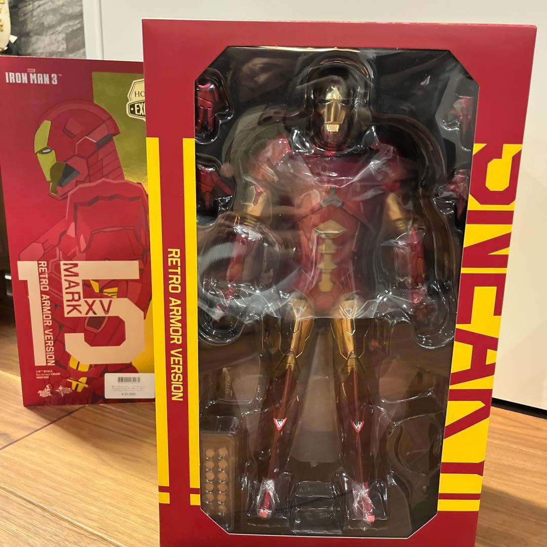 ⭐️売切必至‼️ホットトイズアイアンマンマーク１５⭐︎レトロアーマー版1/6スニーキー