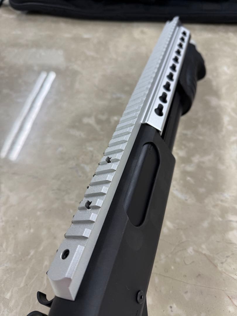 ⑥東京マルイ M870 BREACHER ショットガン ブリーチャー
