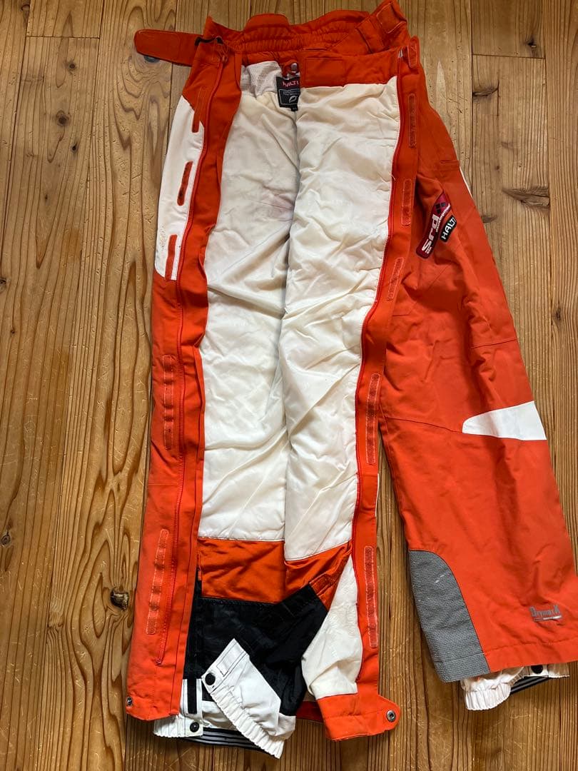北欧　HALTI ハルチ　スキーウェア上下　日本サイズＭ　暖かさバツグン