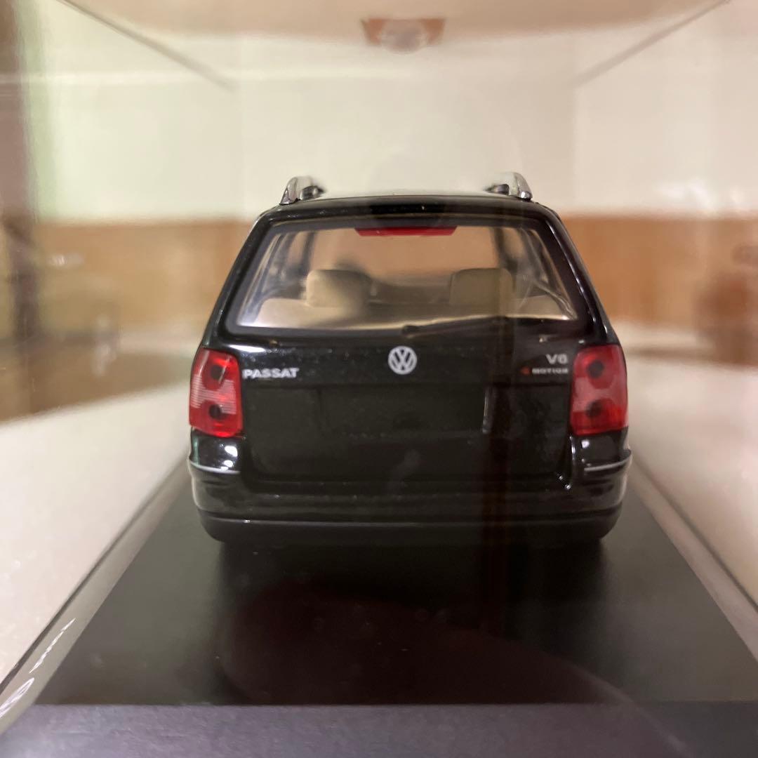 フォルクスワーゲン　パサート　ワゴン　ミニカー　1/43 シュコー