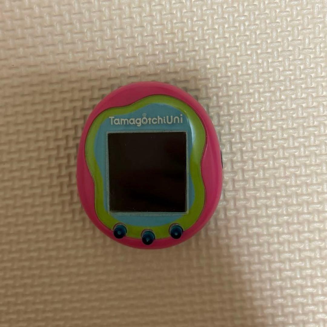 たまごっちユニ　ピンク　tamagotch uni たまごっち　本体　バンダイ