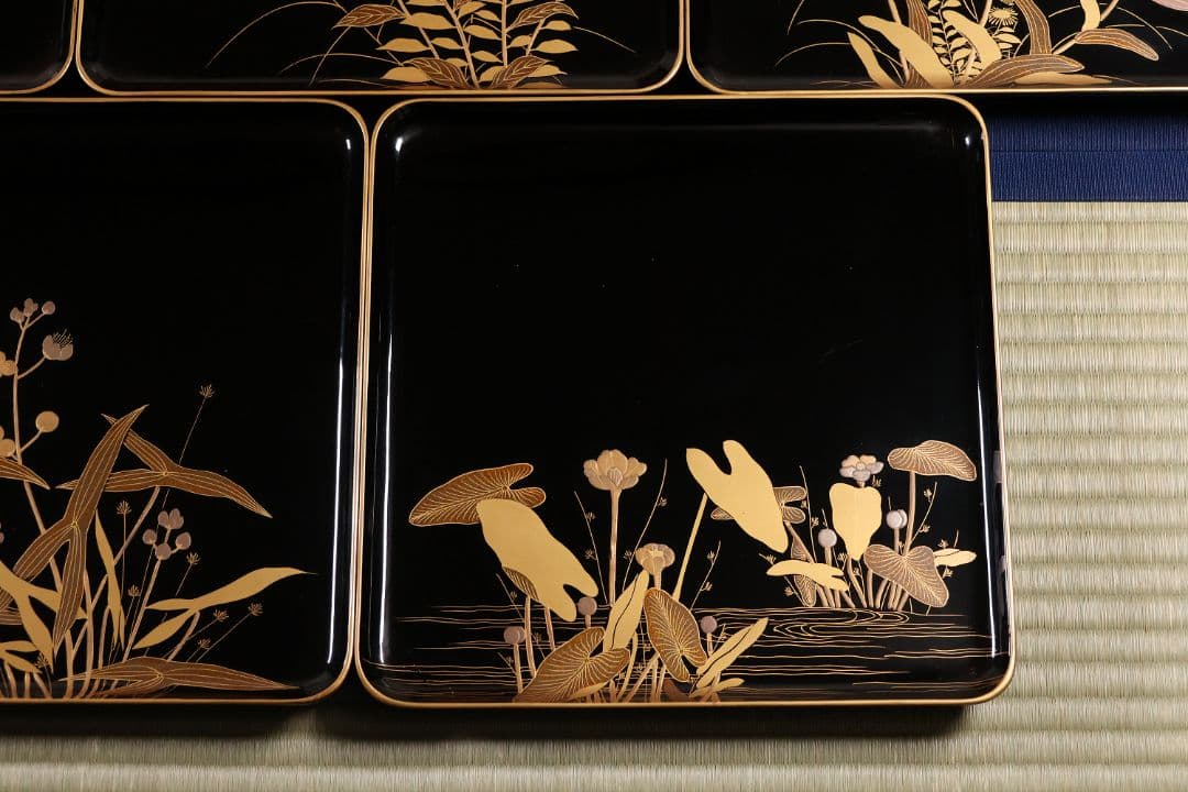木製漆器 草花 絵変蒔絵 蝋色塗 吸物膳 十客 足付 四方膳 梨地【CM282】