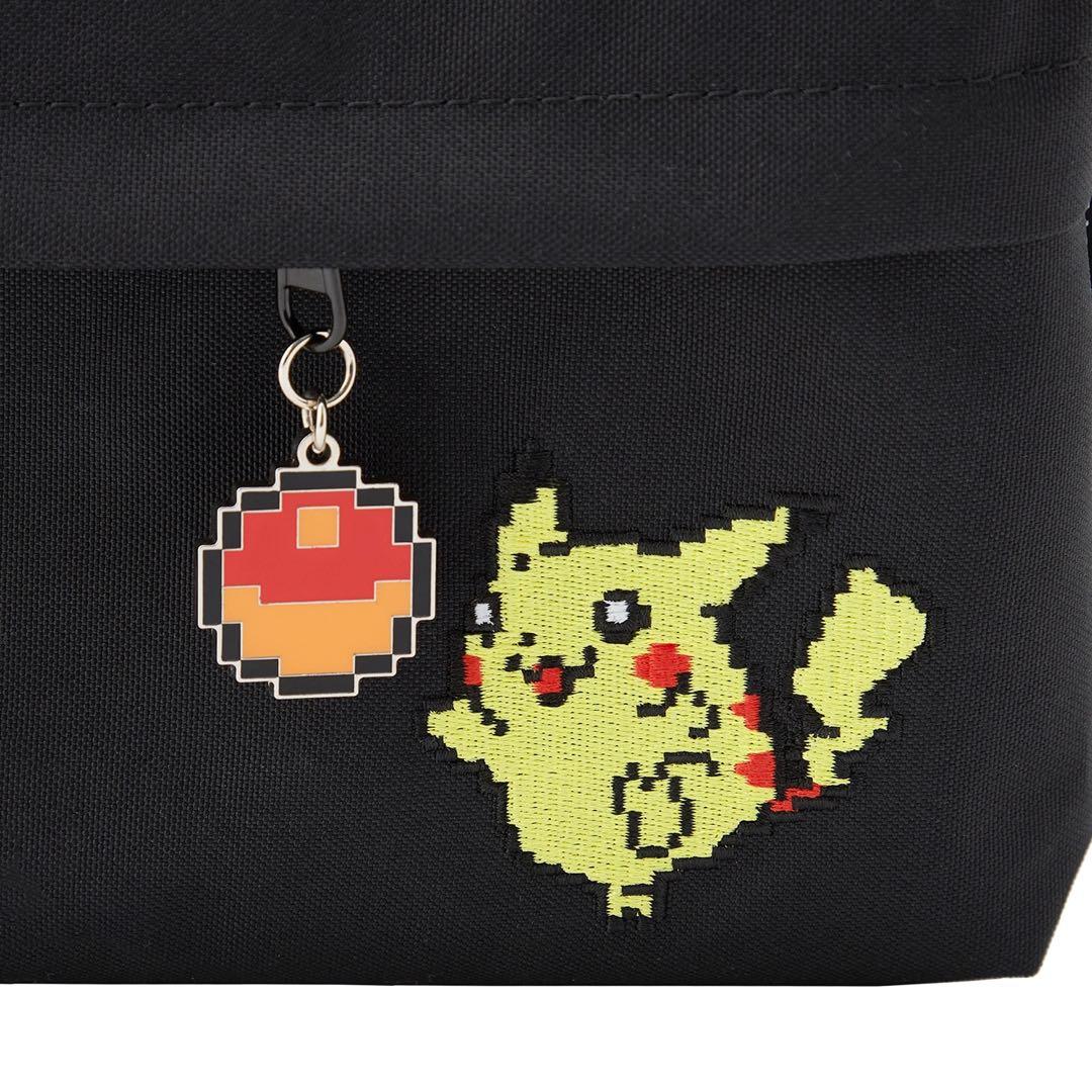 ポケモン　リュック　デイバック　OUTDOOR　金銀　ピカチュウ
