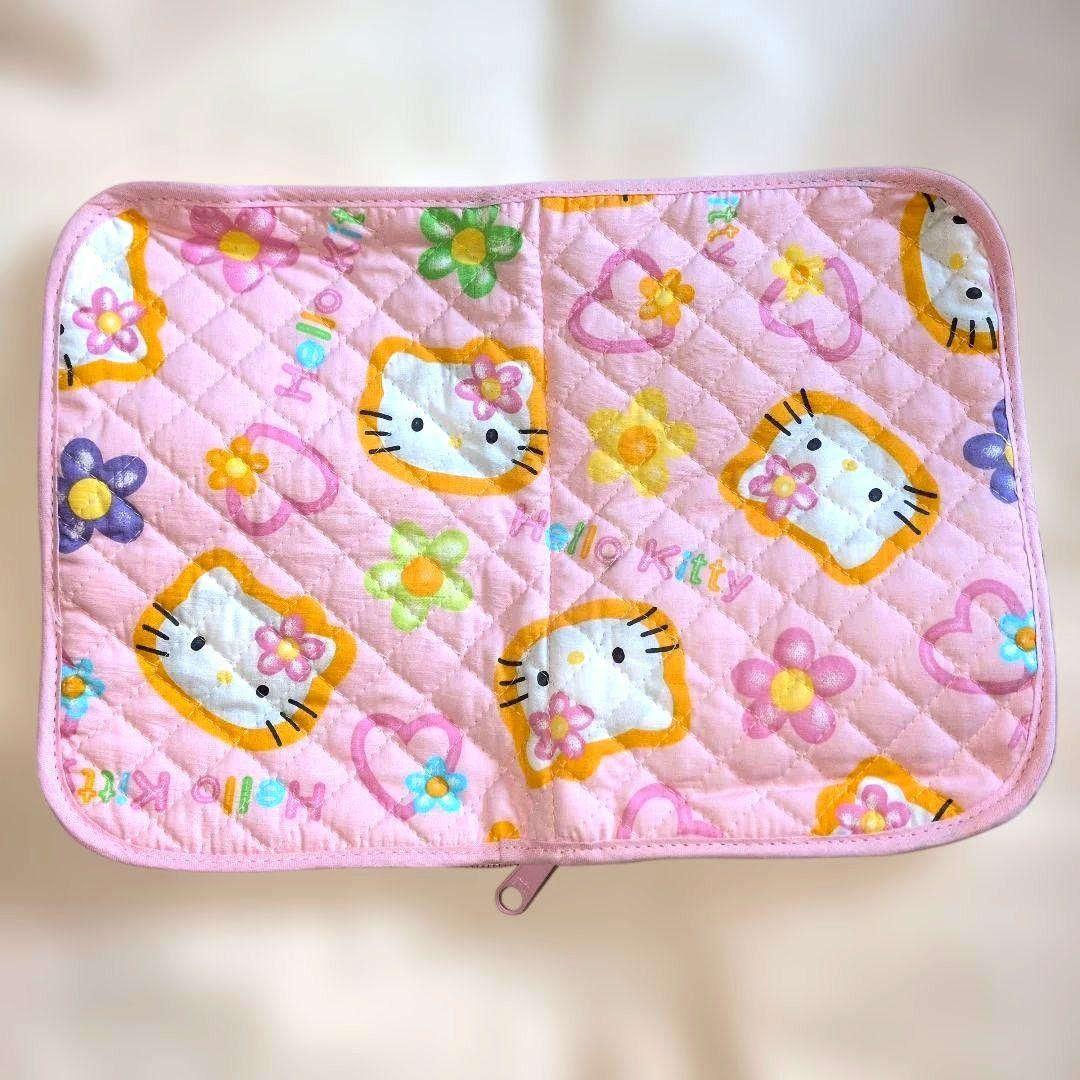 新品 ハローキティ ジッパーポーチ ピンク カードケース 母子手帳ケース 貴重品