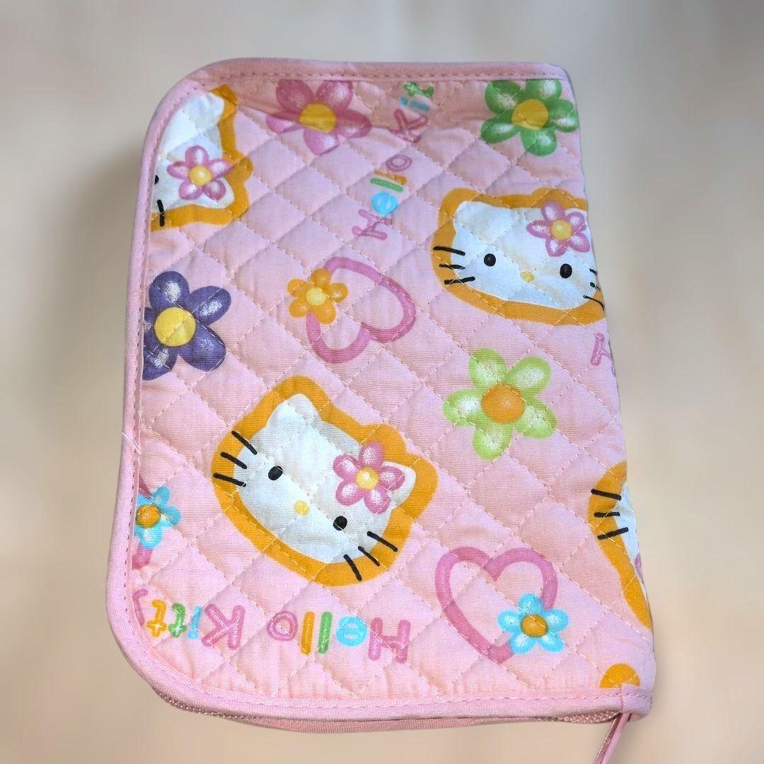 新品 ハローキティ ジッパーポーチ ピンク カードケース 母子手帳ケース 貴重品