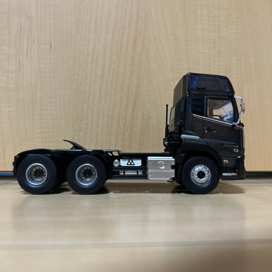 UDトラックス　クオン　トラレーラーヘッド 1/43 非売品　ラスト1個