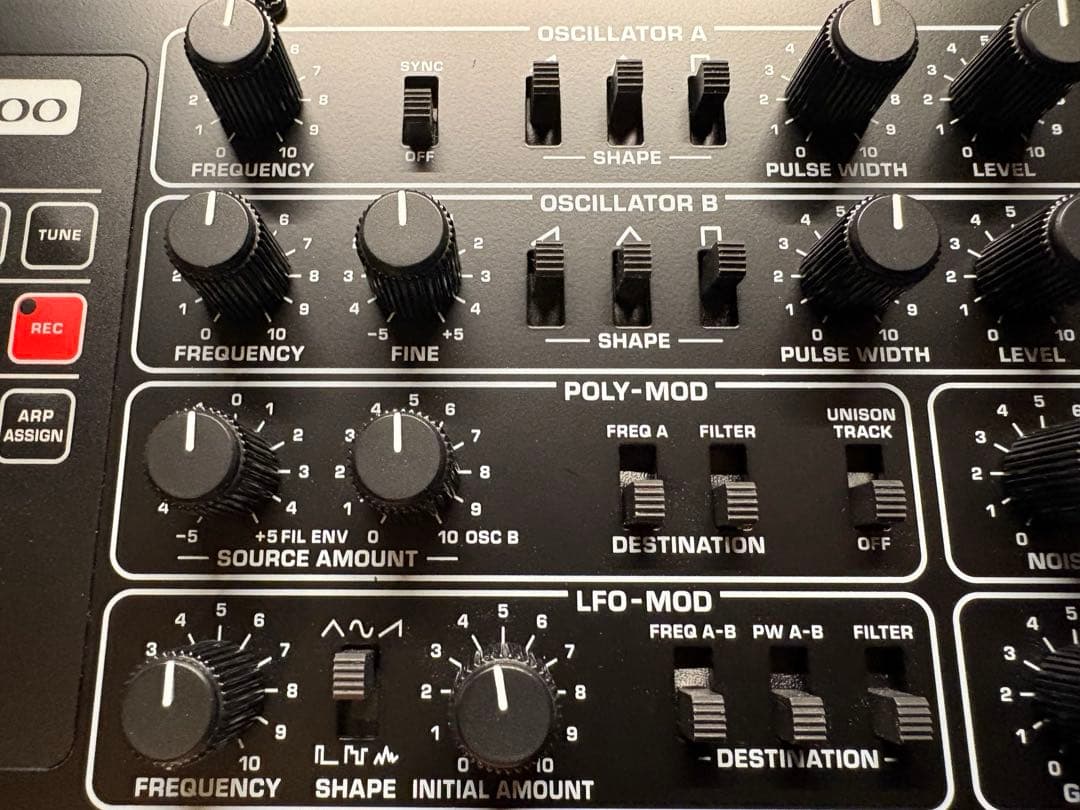 Behringer Pro-800 アナログシンセサイザー