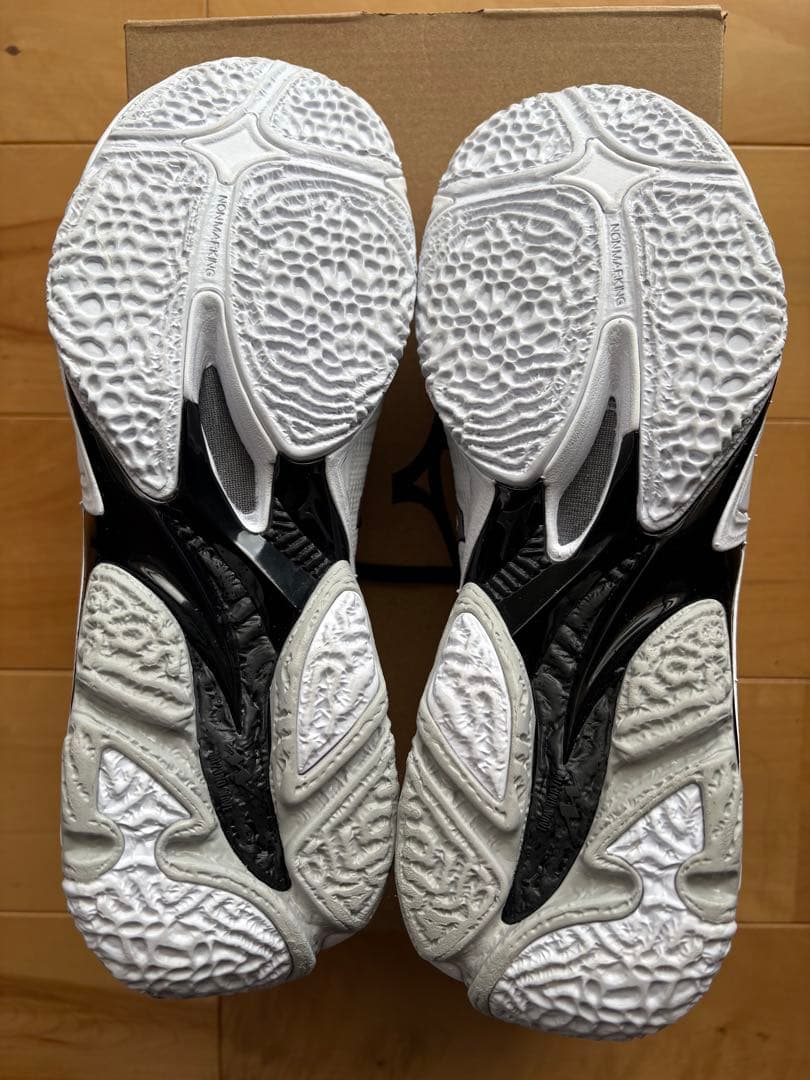 Mizuno WAVE LIGHTNING ELITE バレーボールシューズ