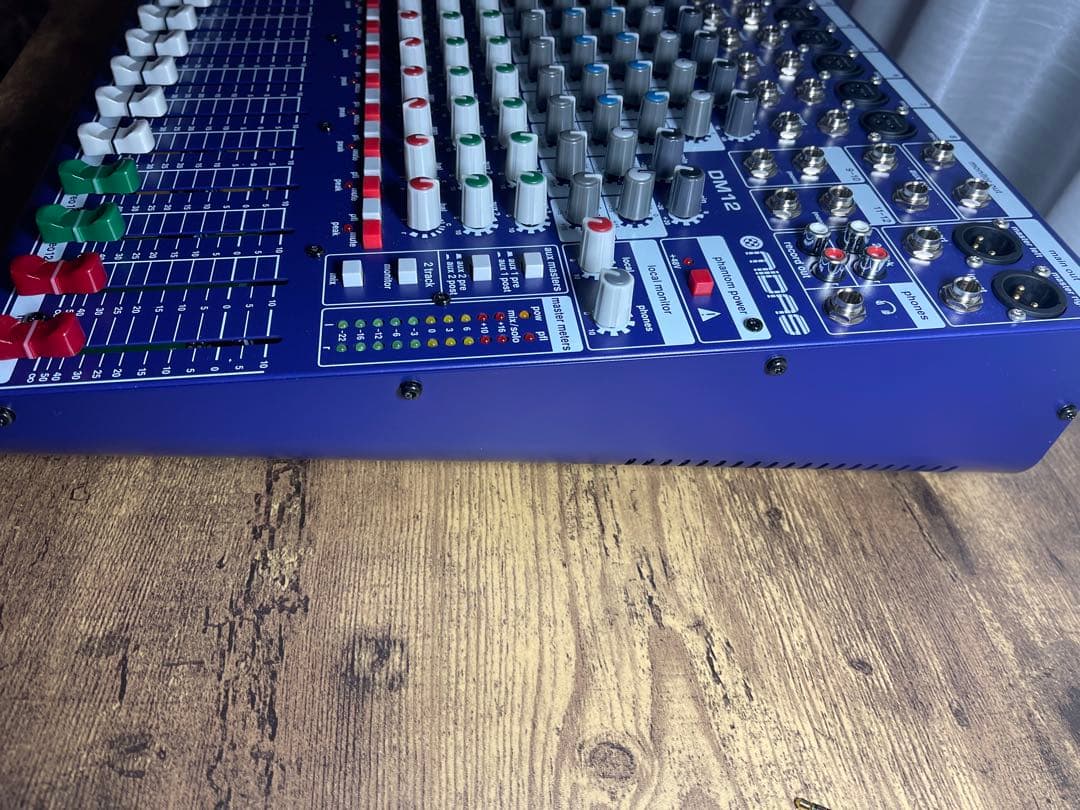 Midas DM12 アナログミキサー 12チャンネル