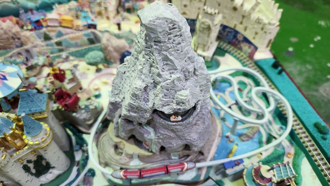 デアゴスティーニ　マイディズニーランド　完成品　引取希望　状態写真で確認要