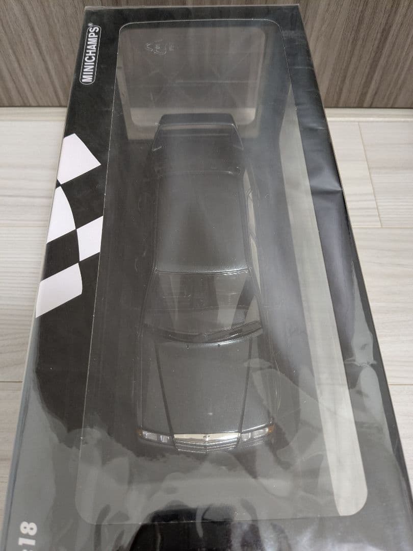 ベンツ　1/18 190E EVO2 ミニカー　AMG ミニチャンプス　京商