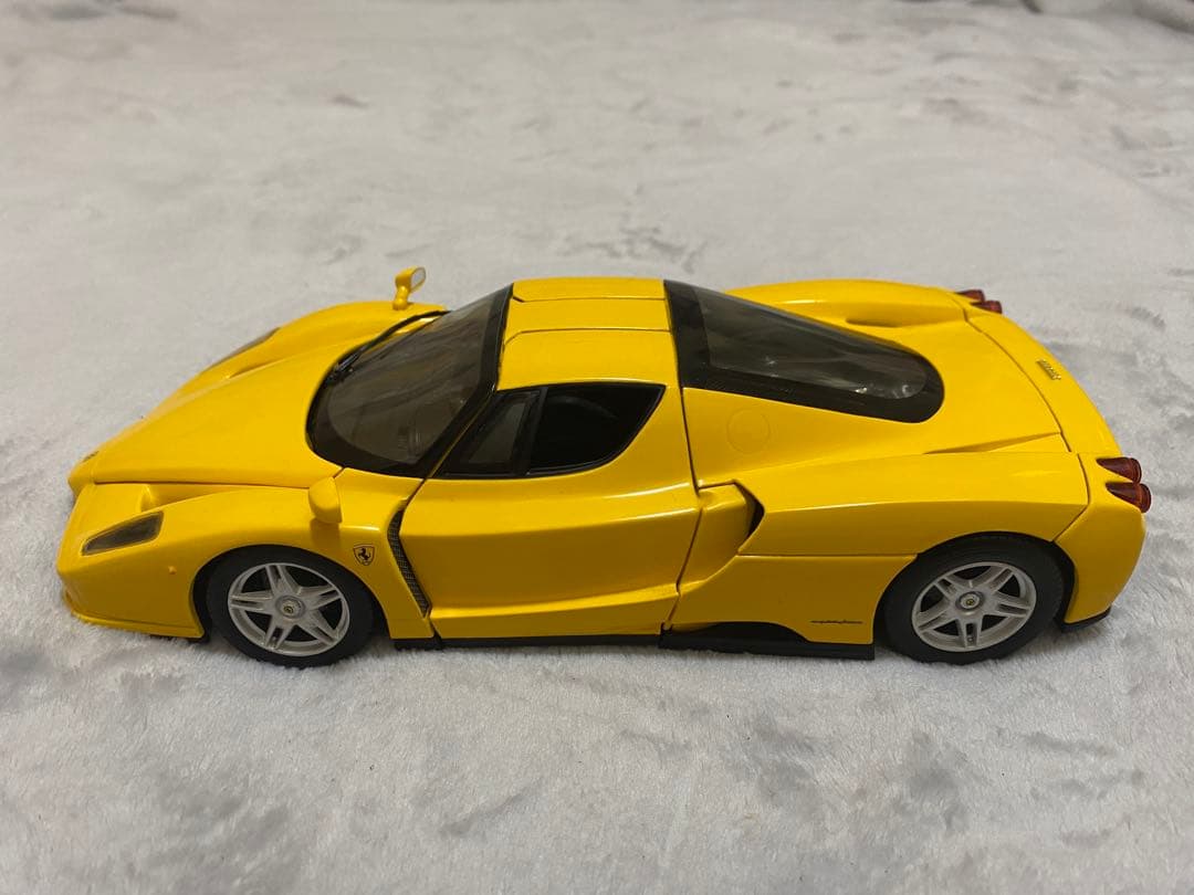 ミニカー HOTWHEELS ENZO Ferrari 1/18