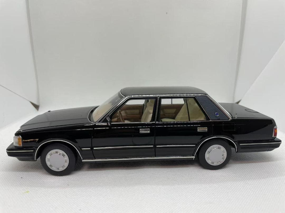 101-110 XiaoGuang 1/18 トヨタ クラウン MS122