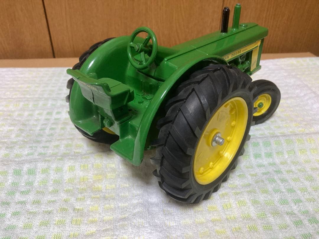 ERTL ジョンディア　トラクター　1/16 スケール
