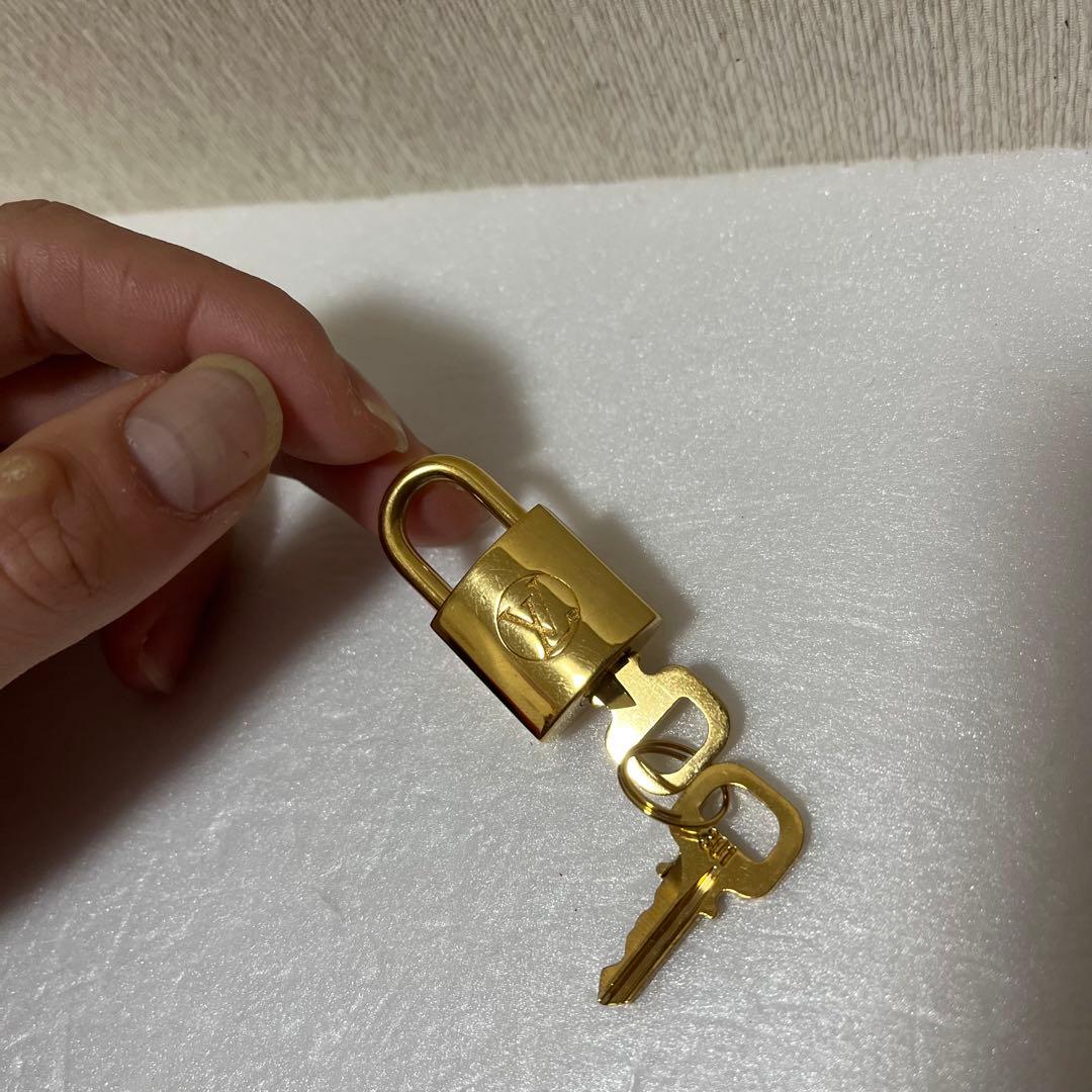 ルイヴィトン 南京錠 カデナ パドロック　301