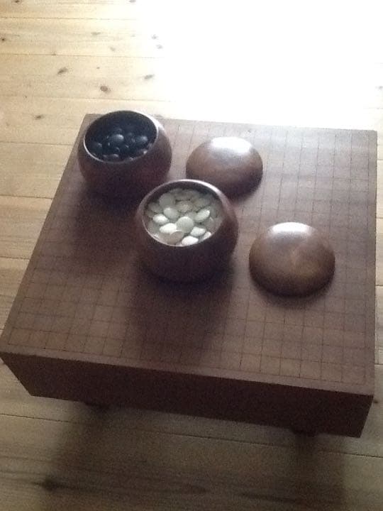 ！たのメル便送料込！【桂材】碁盤 脚付き （碁笥有り・碁石有り）