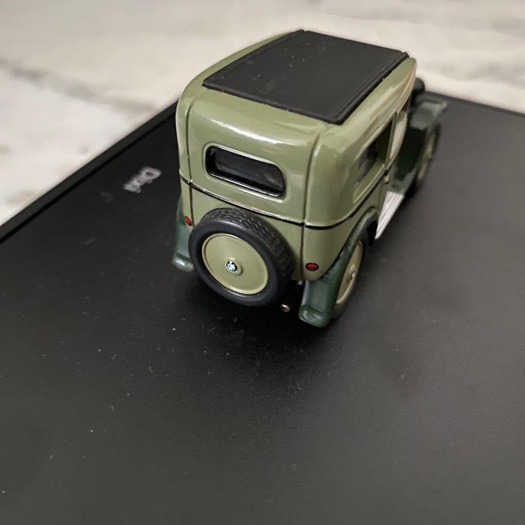  黒いボックス入りクラシックミニカー