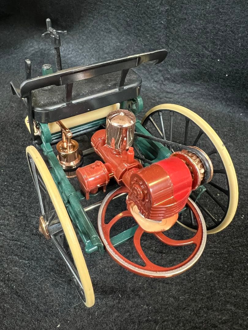 1866年 クラシックカー 1:12スケールモデル