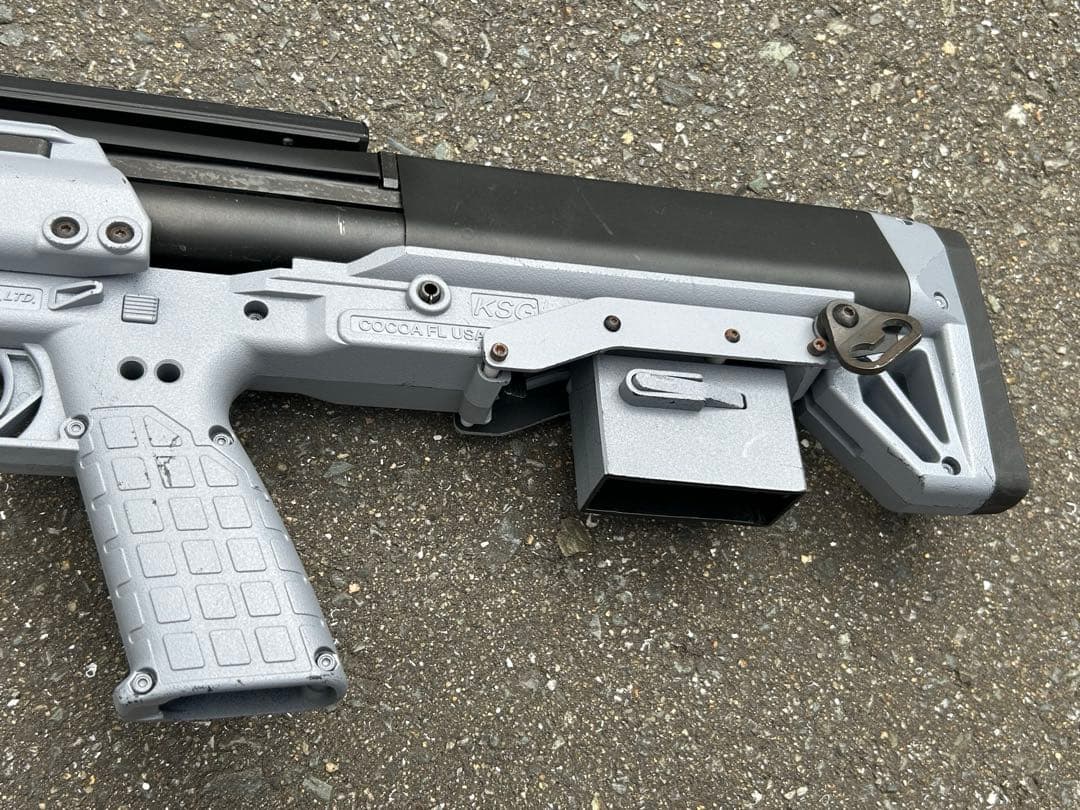 東京マルイ KSG ガスショットガン（塗装 サラマンダー装着 動作未確認