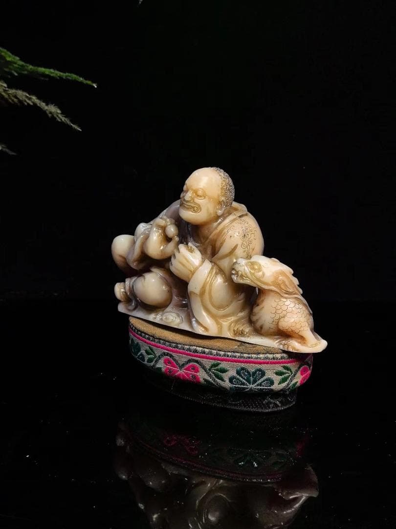 中国古美術・ 降龍羅漢・寿山石極品水晶銀田黄の印鑑・摆件・文房具・置物・賞物・書