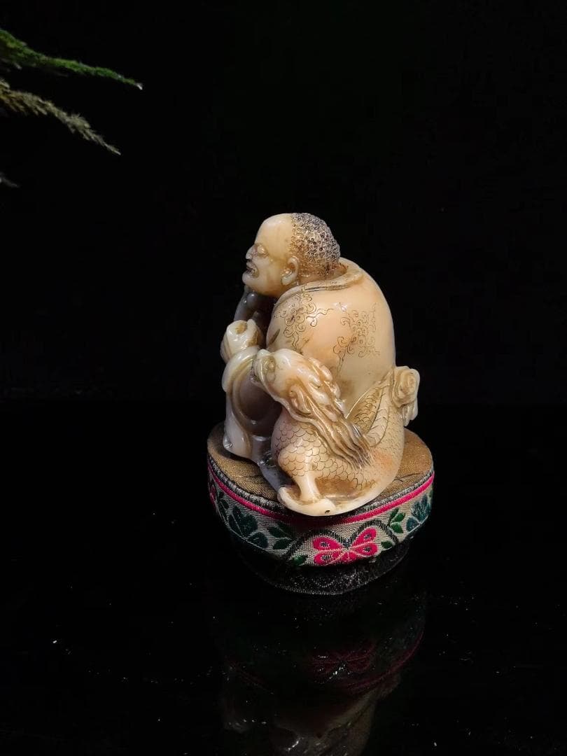中国古美術・ 降龍羅漢・寿山石極品水晶銀田黄の印鑑・摆件・文房具・置物・賞物・書