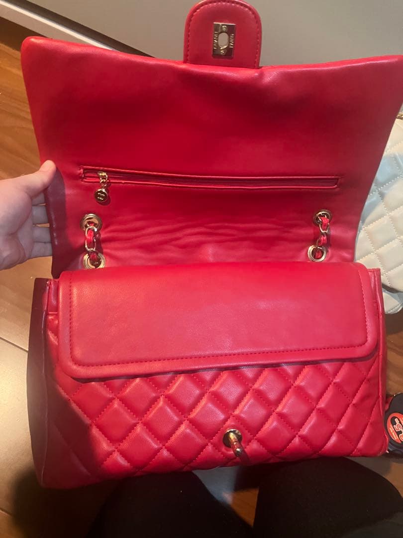 CHANEL ノベルティ レッド　ショルダーバッグ　大きい