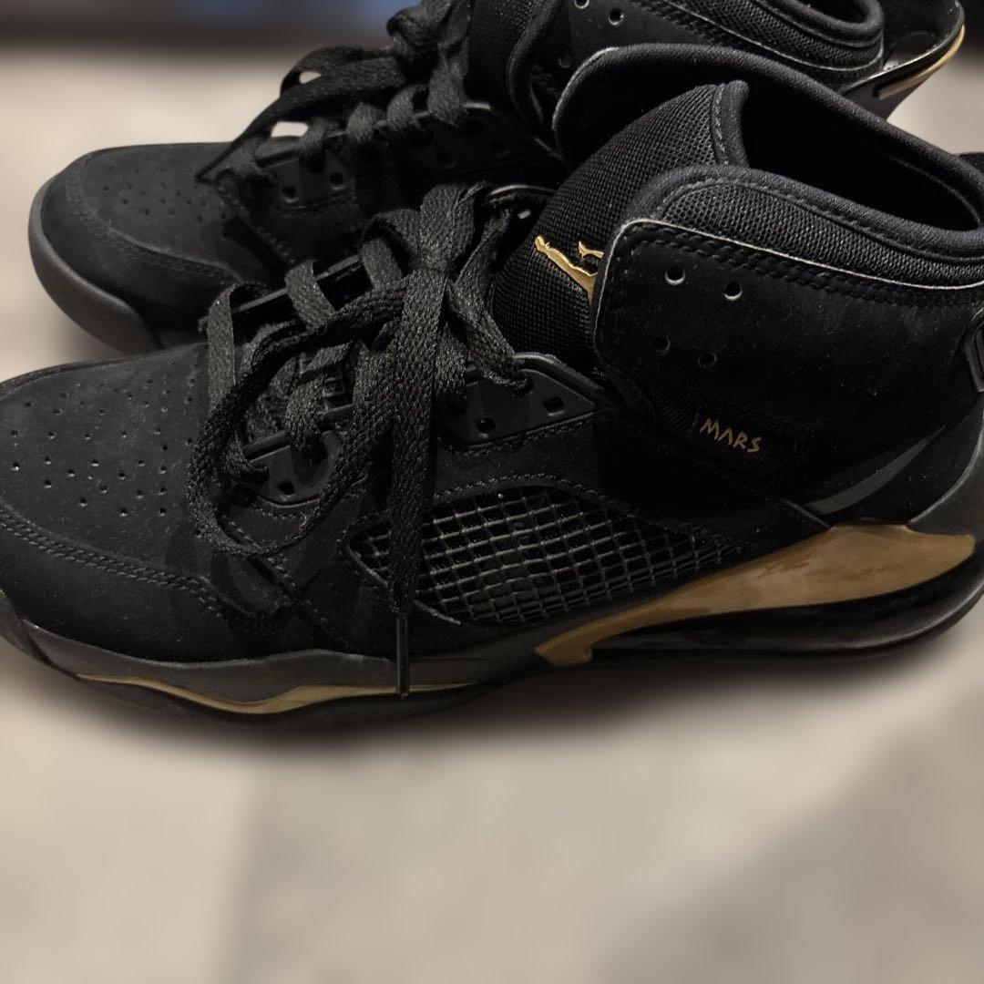 Nike Jordan Mars 270スニーカー