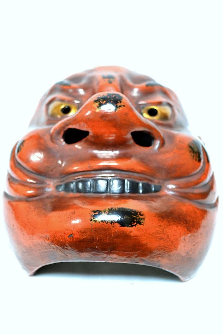 大金剛面 赤色と黒色の工芸品