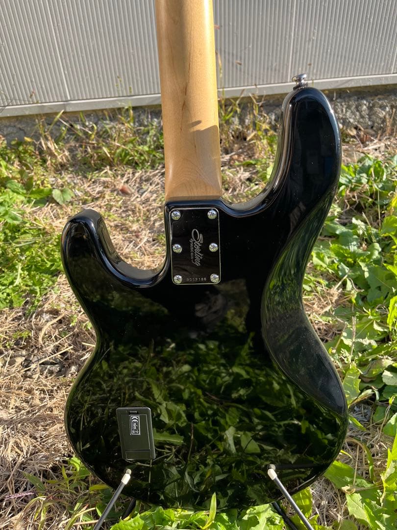 Sterling by Music Man SUB 4弦エレキベース