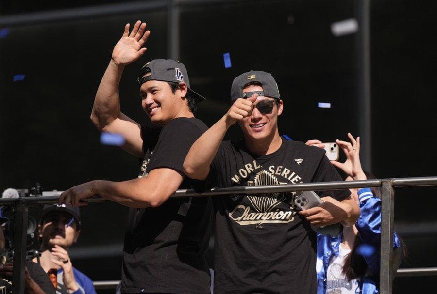 大谷翔平ワールドシリーズ2連覇優勝記念FanaticsパレードブラックフーディL