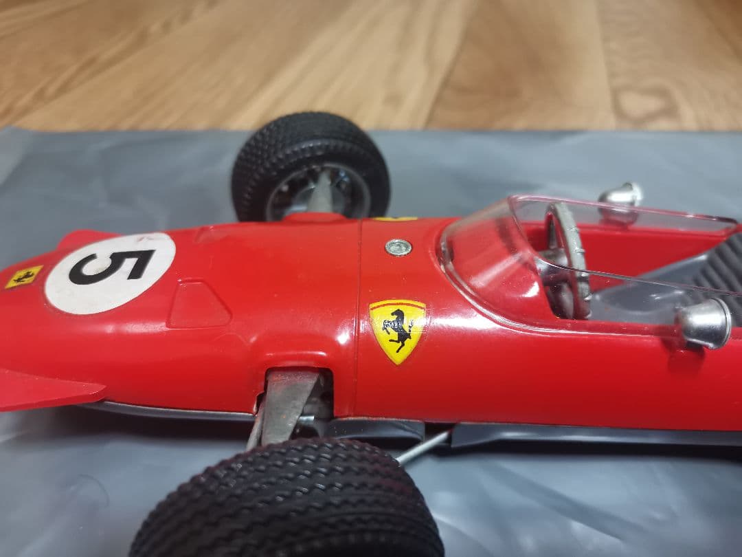 フェラーリ・フォーミュラー2　Schuco　ミニカー 箱・ゼンマイなし