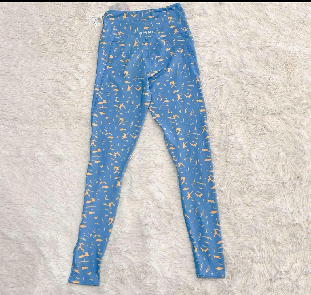 ⭐︎新品⭐︎emmi yoga エミヨガ　トップス&レギンス　9-11号　上下