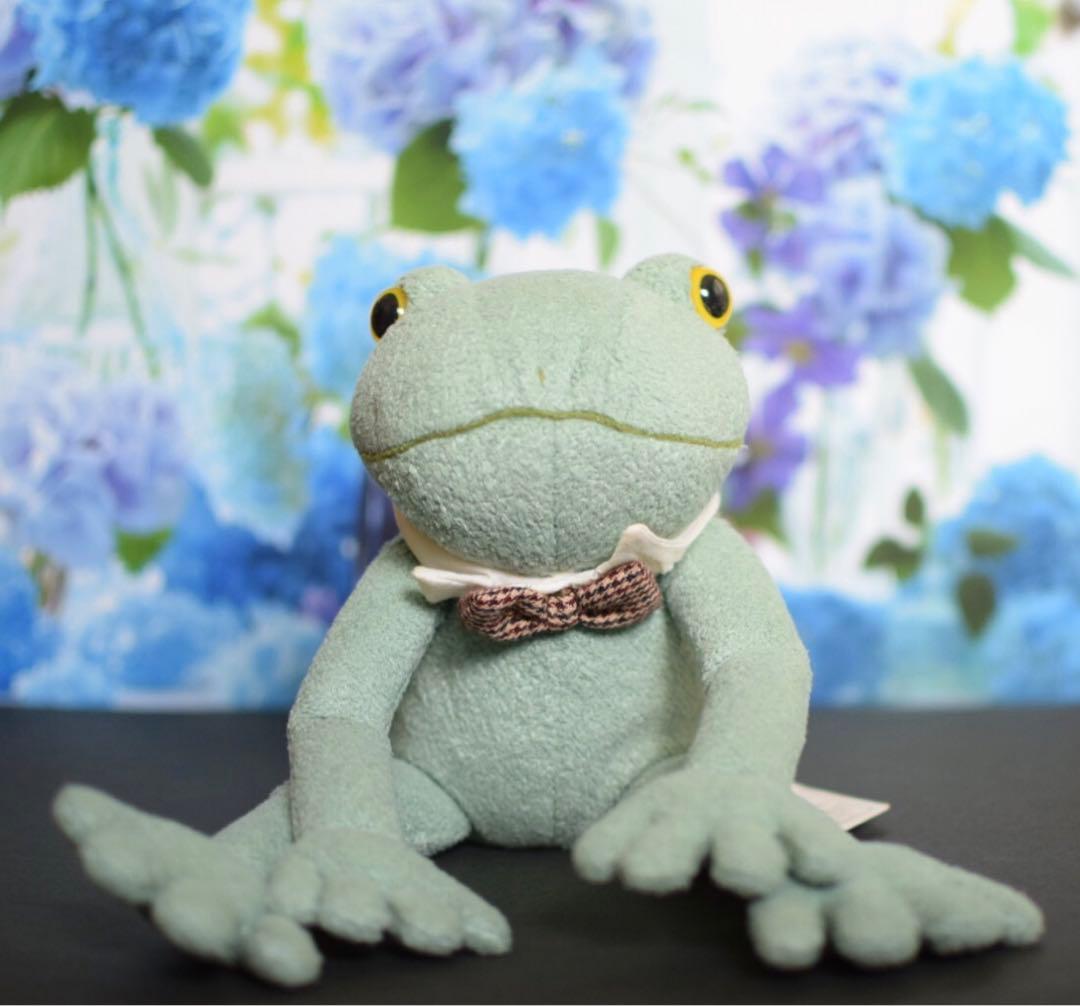 モンスイユ　カエル　ぬいぐるみ