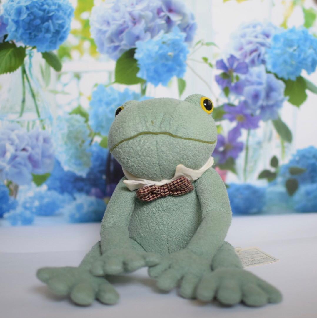 モンスイユ　カエル　ぬいぐるみ